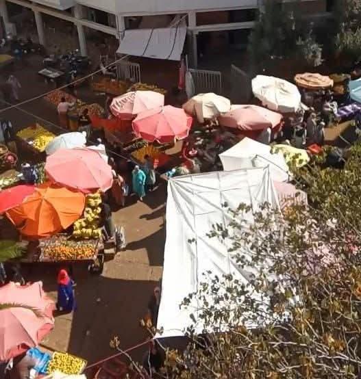فاس..سوق واد فاس العشوائي يزيد من معاناة للساكنة ضجيج و أزبال  و احتلال للملك العمومي يفاقم الأزمة