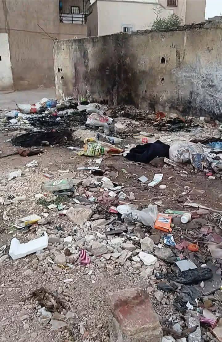 فاس..مكبات عشوائية ونقص في حاويات الأزبال  تهدد بيئة مدرسة الإمام مسلم بمقاطعة زواغة