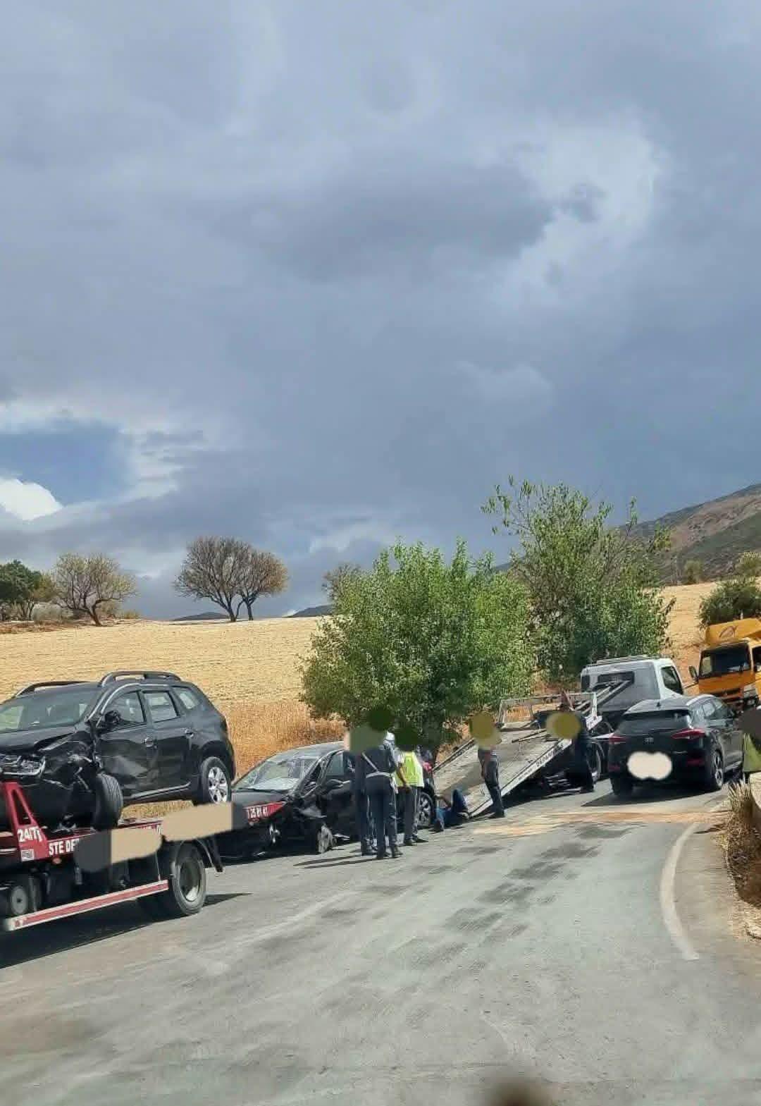تازة..إصابة شخصين في حادث سير إثر اصطدام بين سيارتين بطريق راس الماء