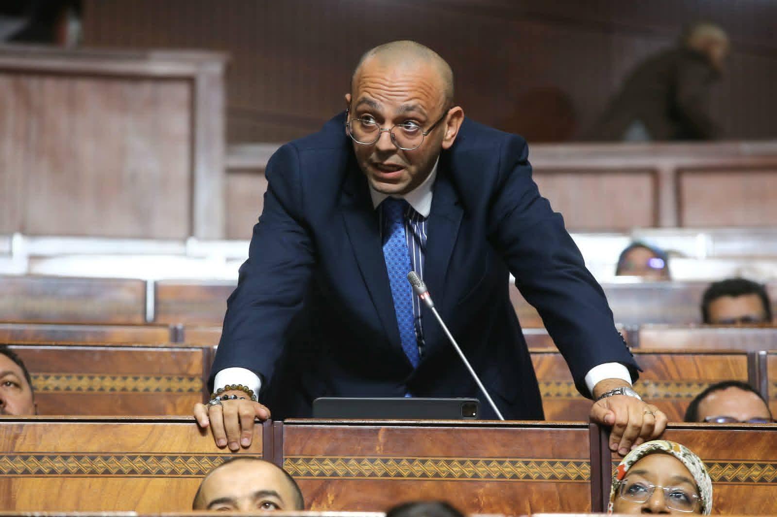 منضور يطالب وزير الصناعة و التجارة بنتائج ملموسة في التجارة الخارجية بدل الخطابات العامة