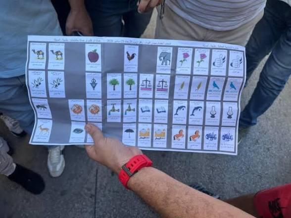 النيابة العامة تفك لغز الحقيبة السوداء بطنجة.. رؤساء،مكتب التصويت و 3 متهمين في قفص الاتهام بعد فك شفرة الحبر المزيف