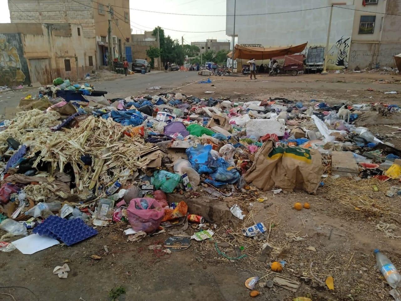 كاتب مجلس جماعة أولاد الطيب يؤكد وجود اختلالات في تدبير قطاع النظافة ويطالب بتفسيرات من الرئيس