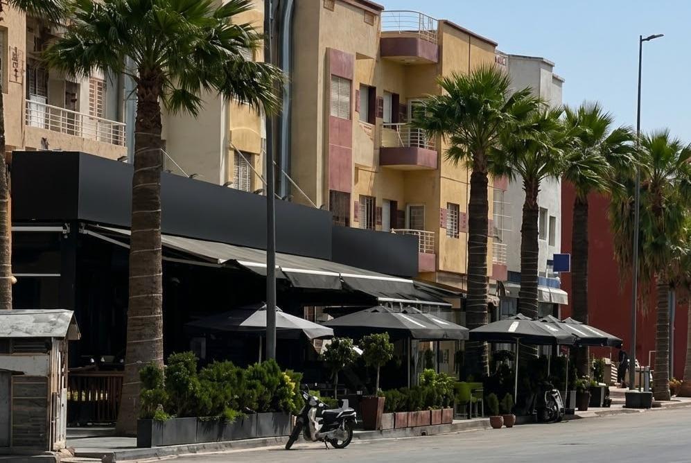 فاس..مطالب بتدخل السلطات بطريقة عين الشق القرويين لتحرير الملك العام من المقاهي و المطاعم