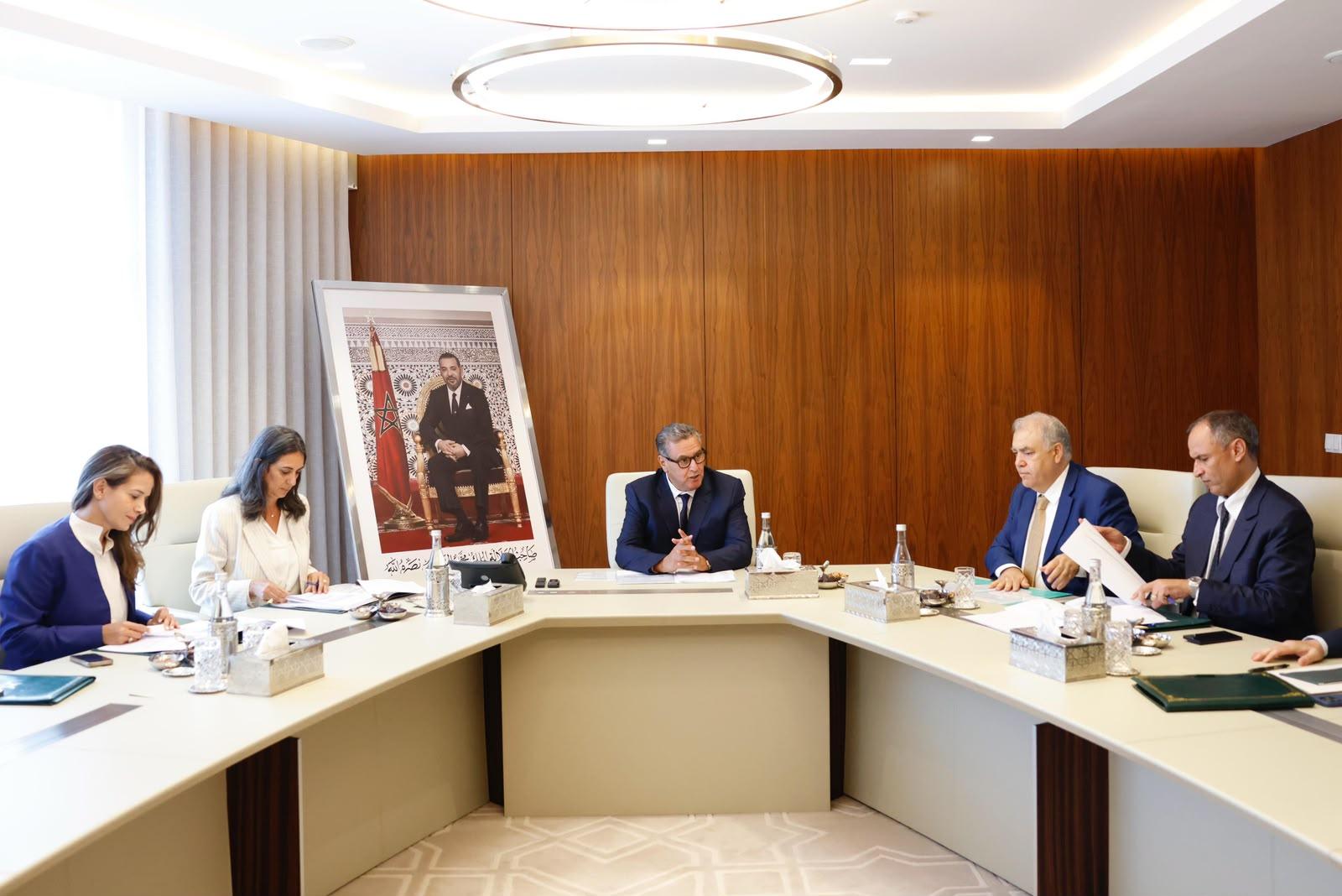 بسبب تداعيات توترات الشرق الأوسط..الحكومة تواصل دعم مهنيي النقل وتؤكد استقرار المخزون الوطني