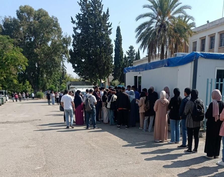 فاس..مشكل بطائق الإشتراك في النقل الحضري و تأخر تسليمها يسبب مشاكل للتلاميذ و الطلبة ودعوات لإنشاء شبابيك متنقلة لتفادي الإكتظاظ