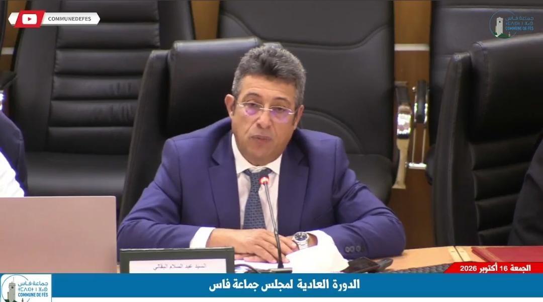 مشكل الربط بالماء و الكهرباء يفجر نقاشات ساخنة بجماعة فاس بين الرئيس و المعارضة