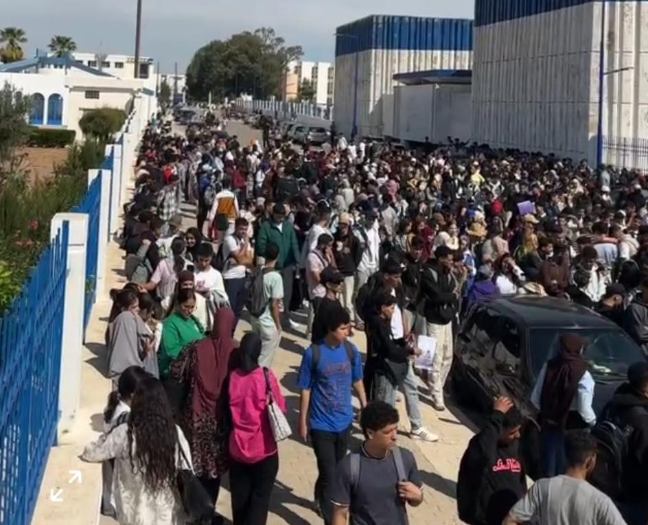 احتجاجات و مسيرات بكلية الحقوق و العلوم السياسية بفاس رفضا لرسوم التوقيت الميسر